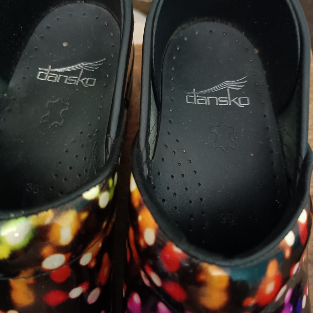Women's clogs